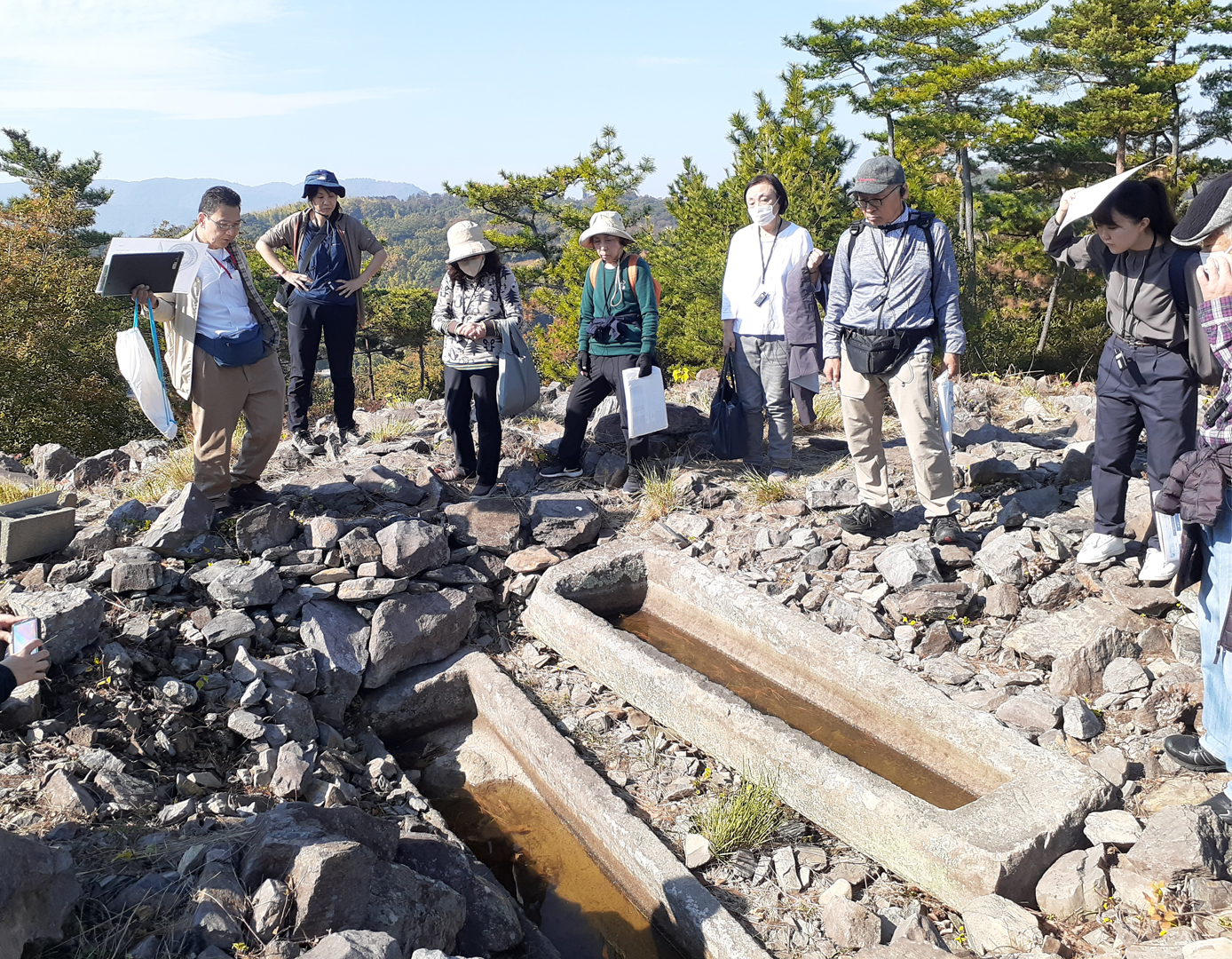 考古学専門家と日本唯一の積石双方中円墳を巡る！